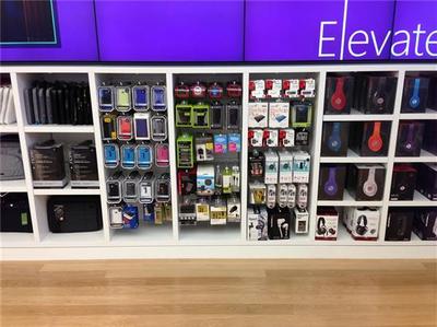 紧邻苹果零售店，微软圣荷西专卖店探秘 软件巨头的线下体验革新